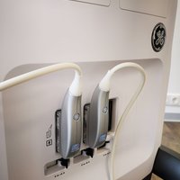 thumb: Sondenports des GE Versana Premier Black